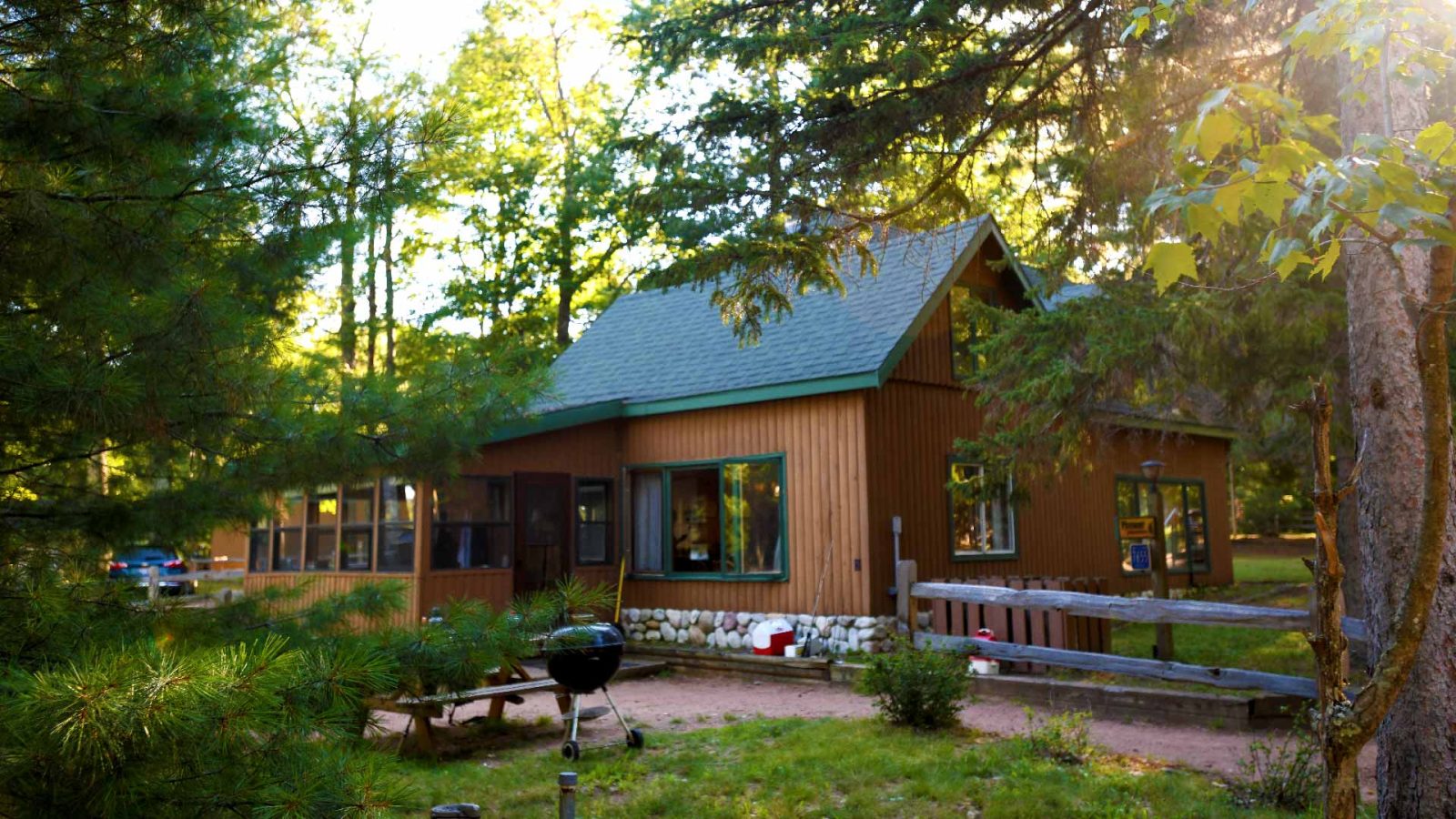 The Estrold Resort is family friendly lodging on Little St. Germain Lake.